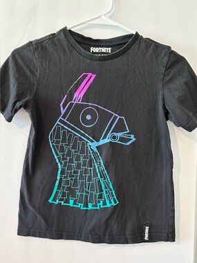 Boys Fortnite Lama tee shirt size Medium